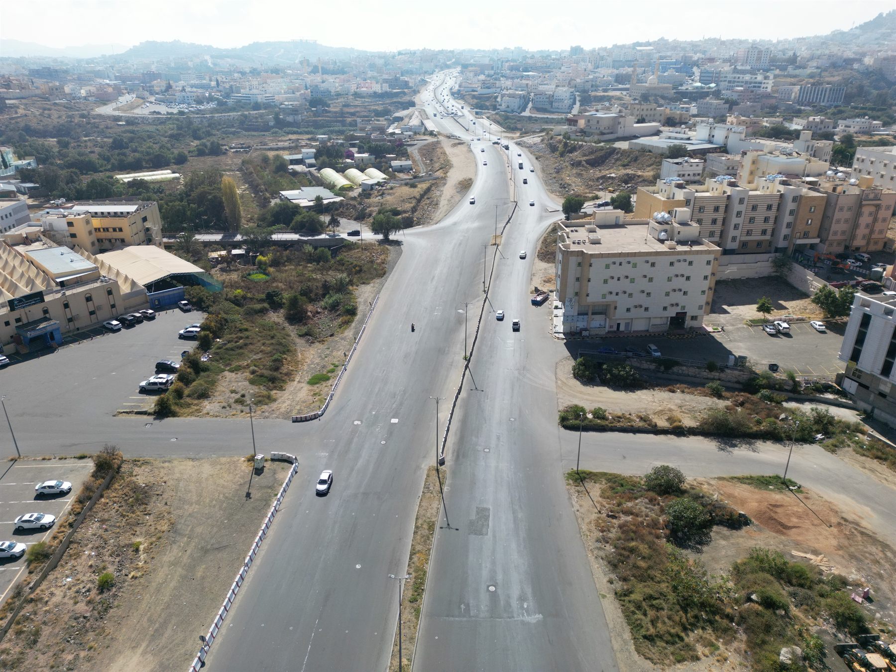 صورة جوية واسعة لطريق الأمير سلطان والمناطق المحيطة